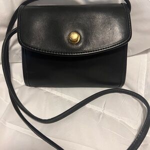 Elegant Vintage Coach Black Leather Bag
